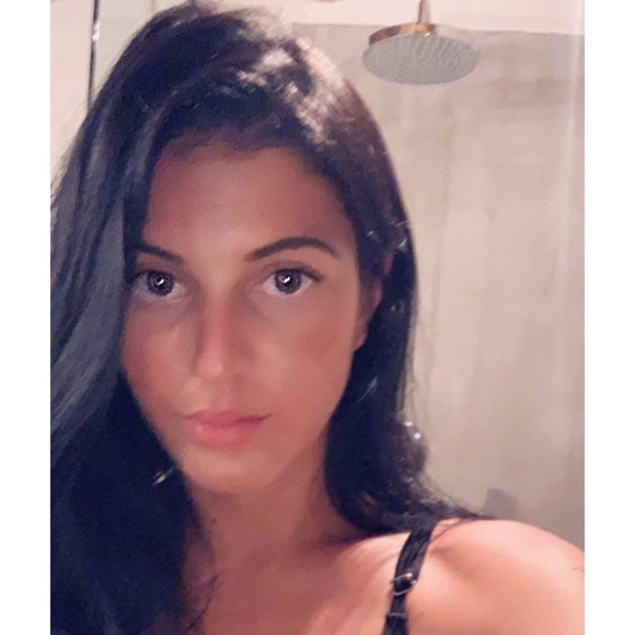 Meet your Posher, Alison - Picture 1 of 1